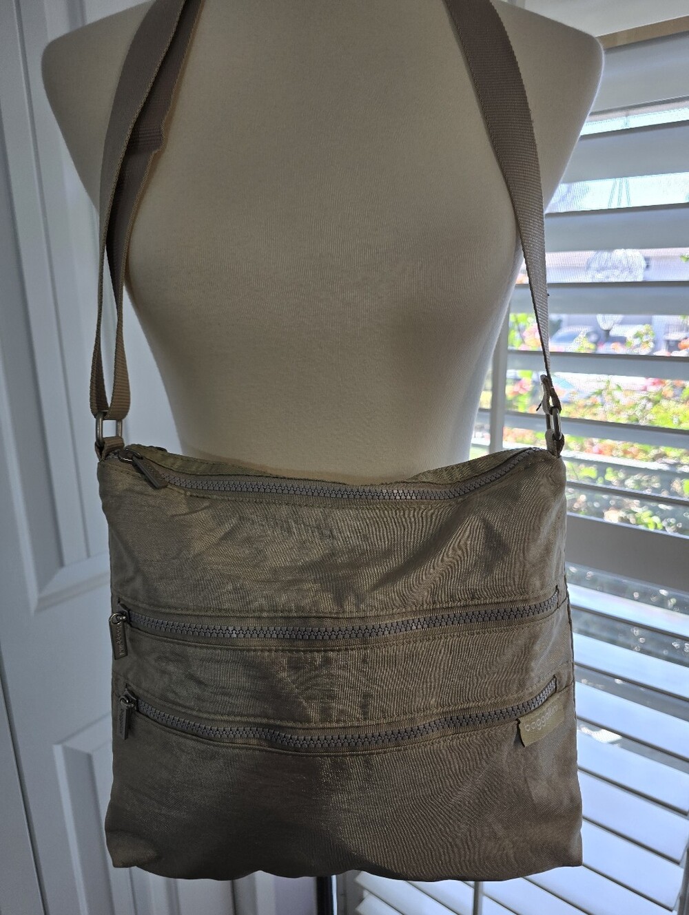 Baggallini Zipper Adjustable Crossbody Travel Bag, Champagne/Tan Color 12"X10"